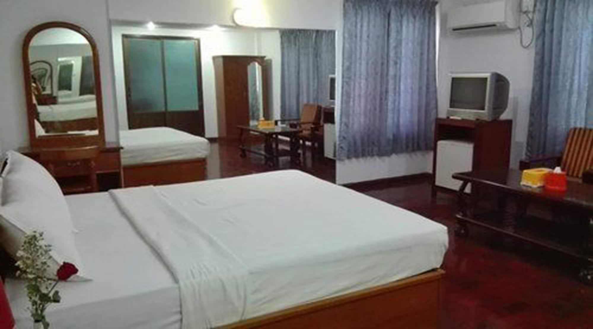 Airport Inn Gyogon Екстер'єр фото